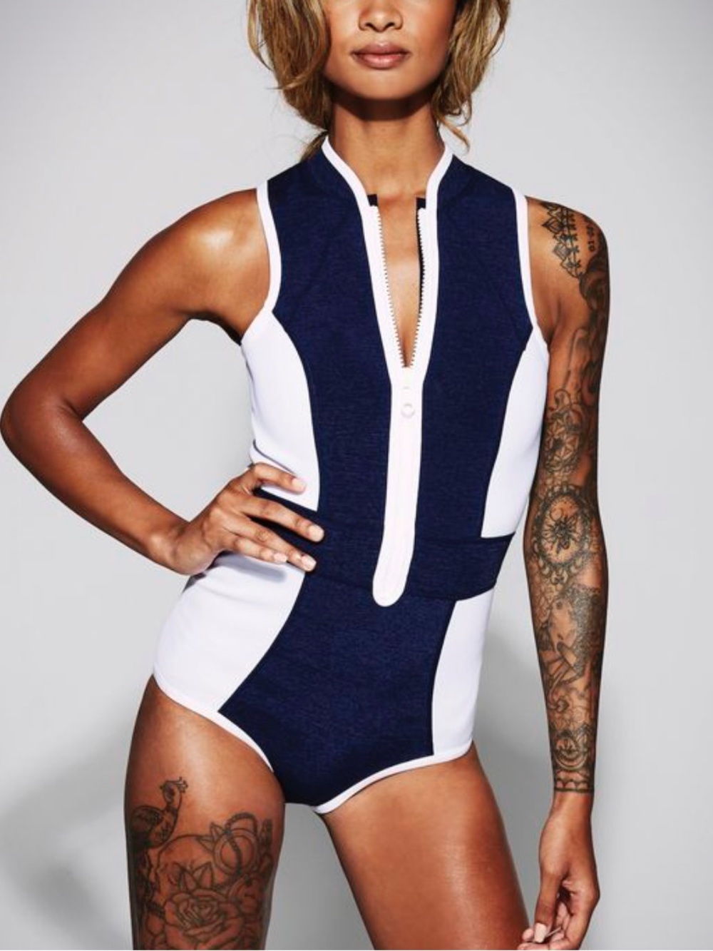 Sia Swim Australia 1/2 zip black & white sporty one piece swimsuit sz 10